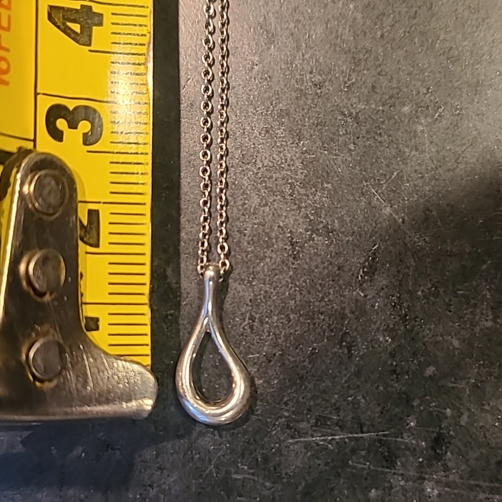 Tiffany and Co stetling Elsa Perriti Necklace